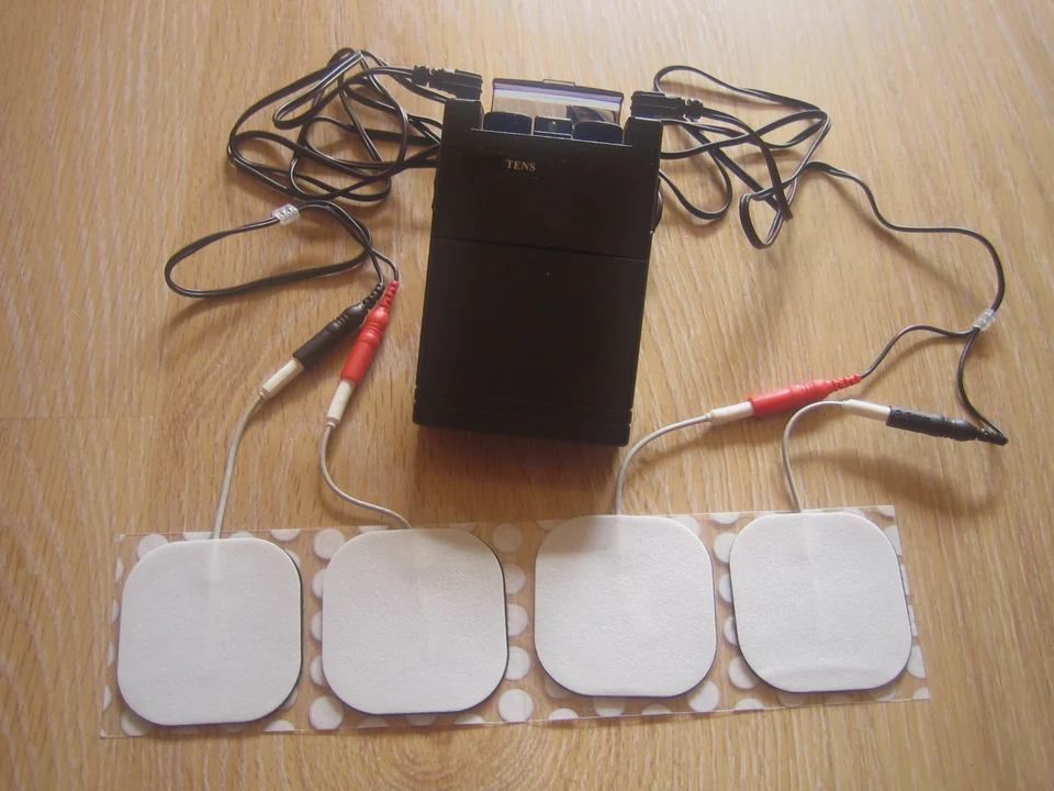 Appareil TENS et ses électrodes, photo d’illustration
